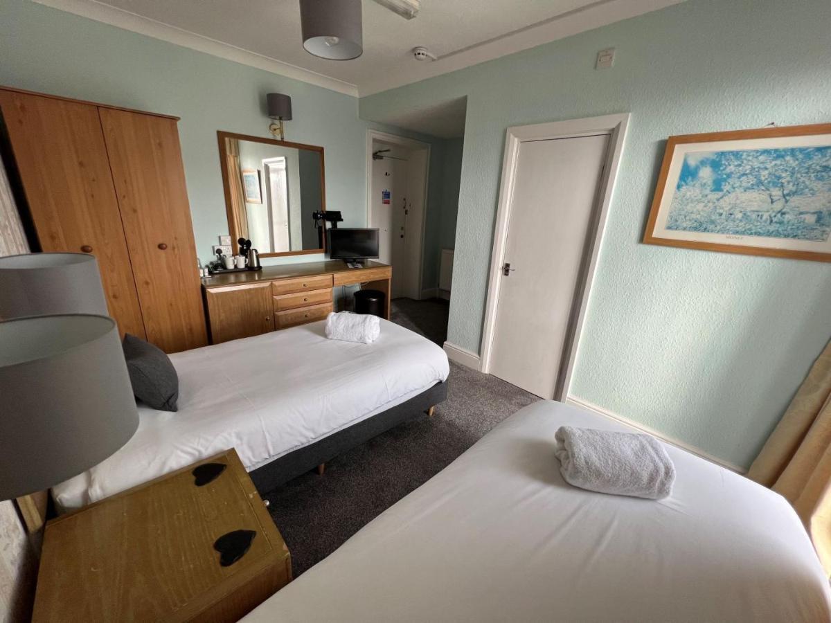 Swn Y Mor Hotel Ландъндо Стая снимка