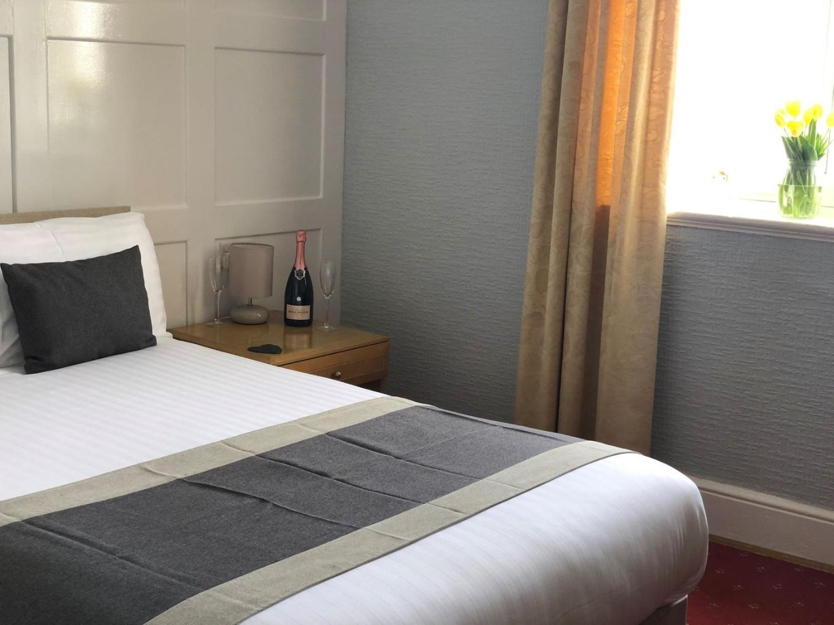 Swn Y Mor Hotel Ландъндо Стая снимка