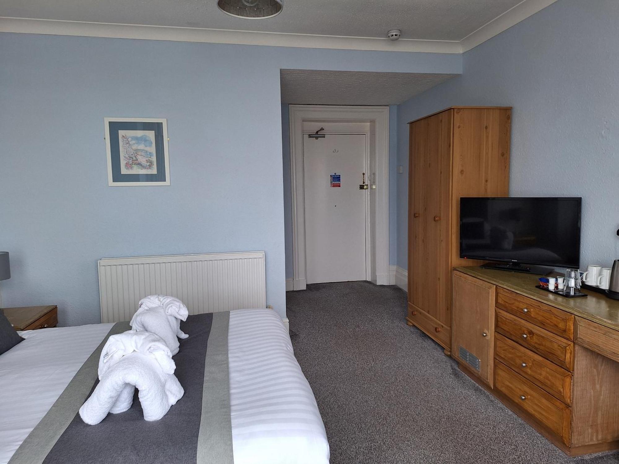 Swn Y Mor Hotel Ландъндо Стая снимка