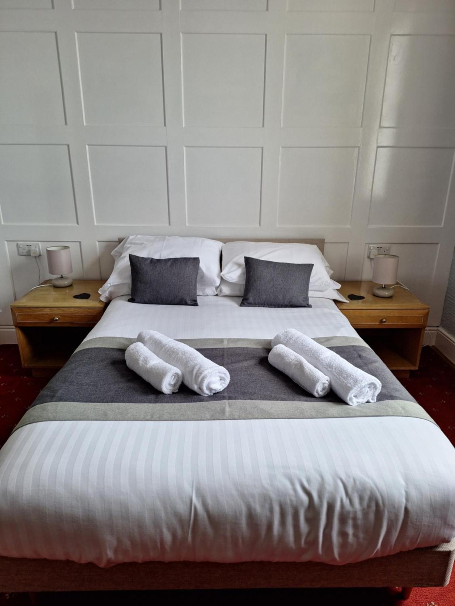 Swn Y Mor Hotel Ландъндо Стая снимка