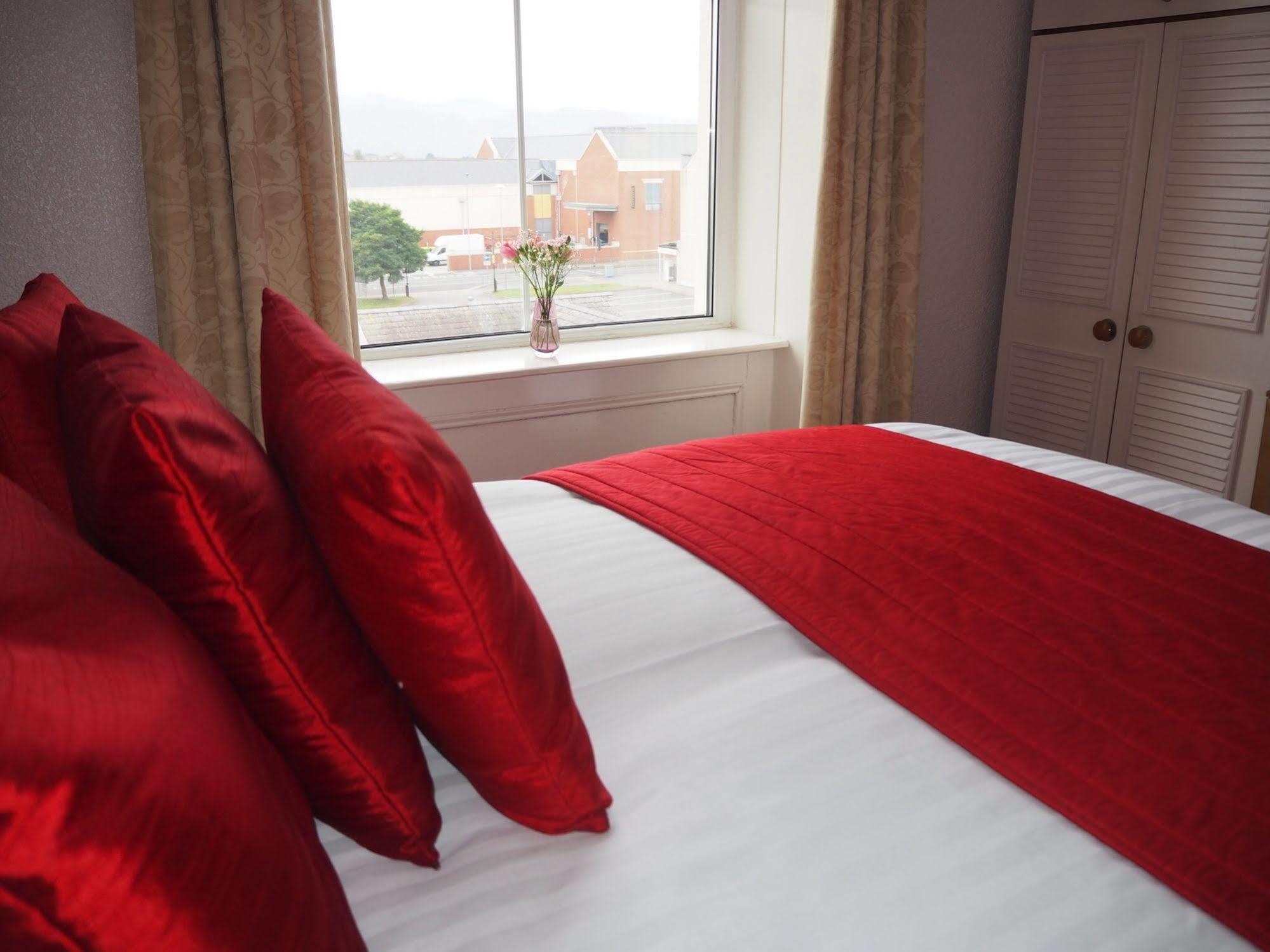 Swn Y Mor Hotel Ландъндо Екстериор снимка