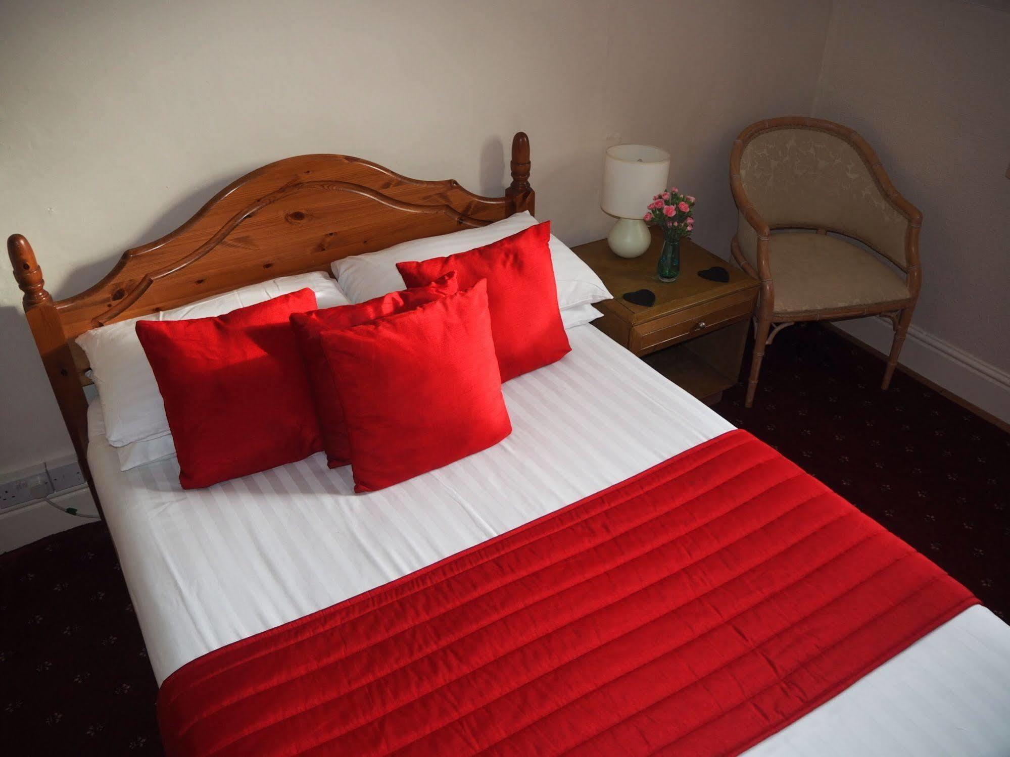 Swn Y Mor Hotel Ландъндо Екстериор снимка