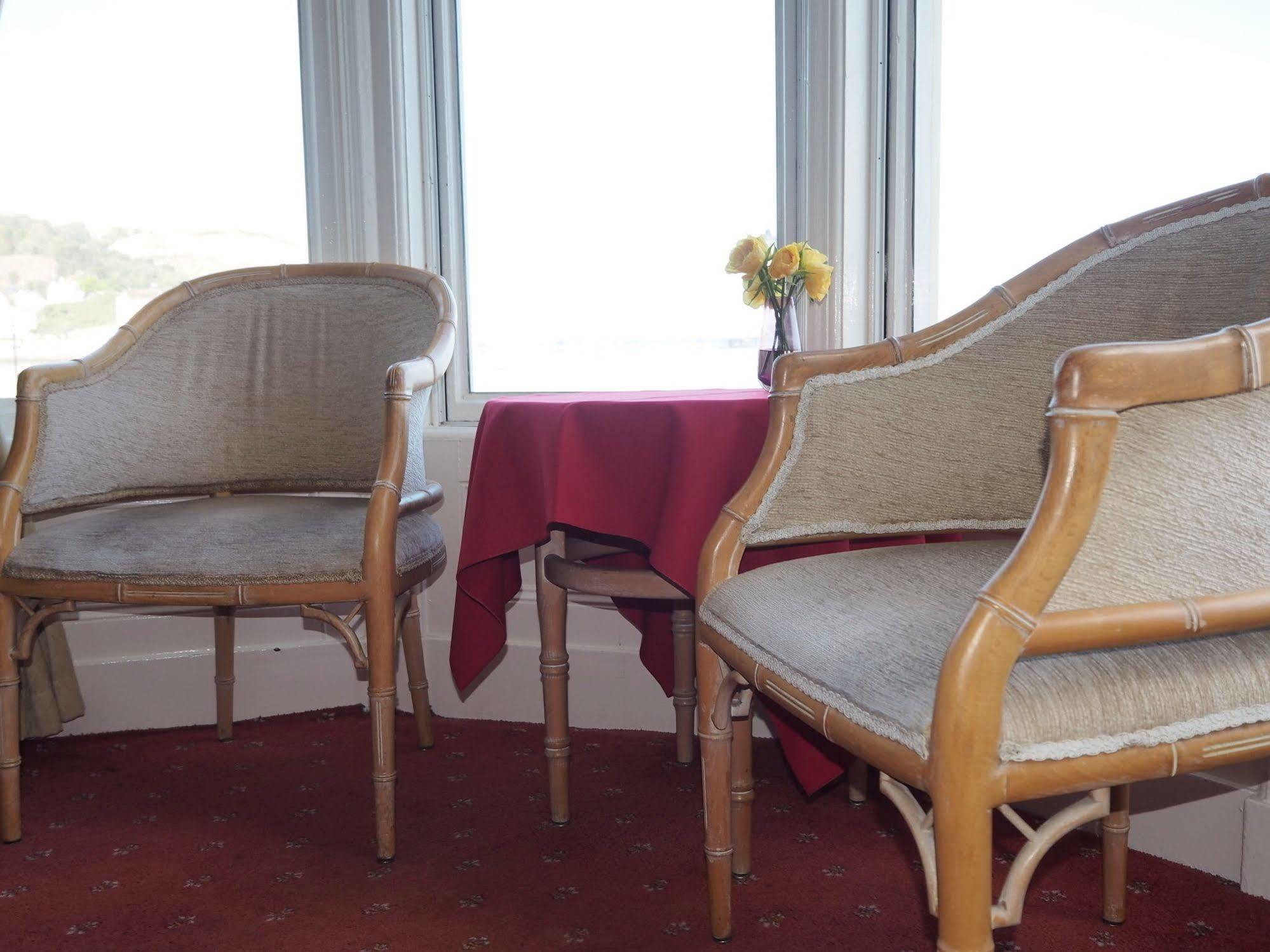 Swn Y Mor Hotel Ландъндо Екстериор снимка