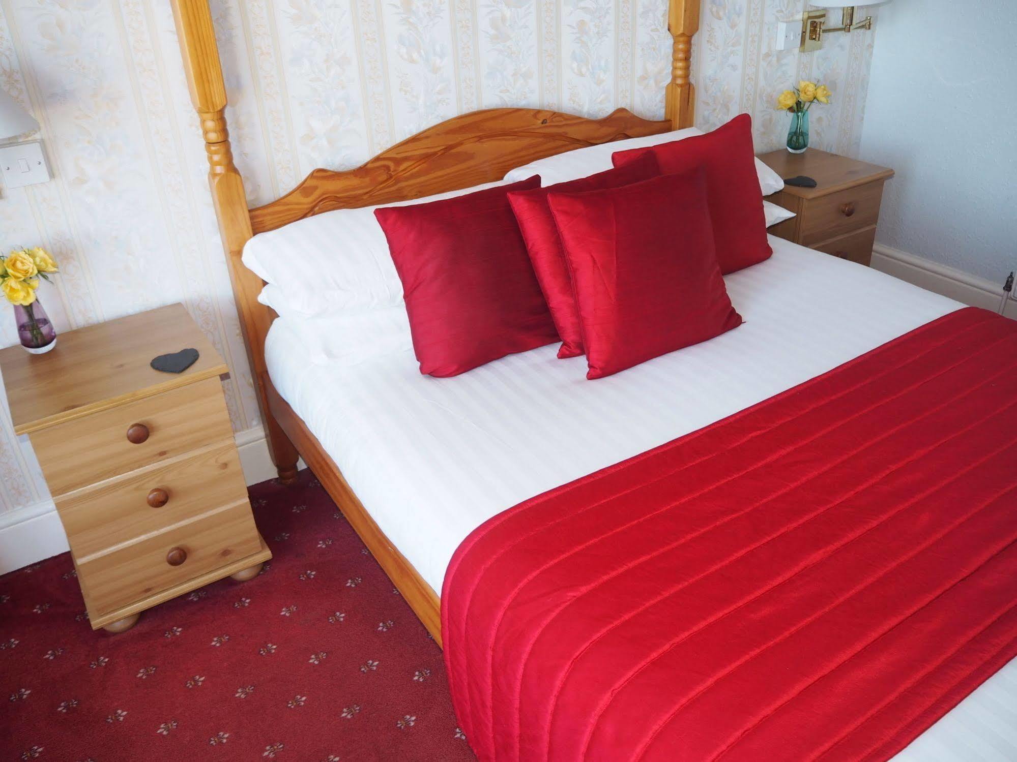 Swn Y Mor Hotel Ландъндо Екстериор снимка