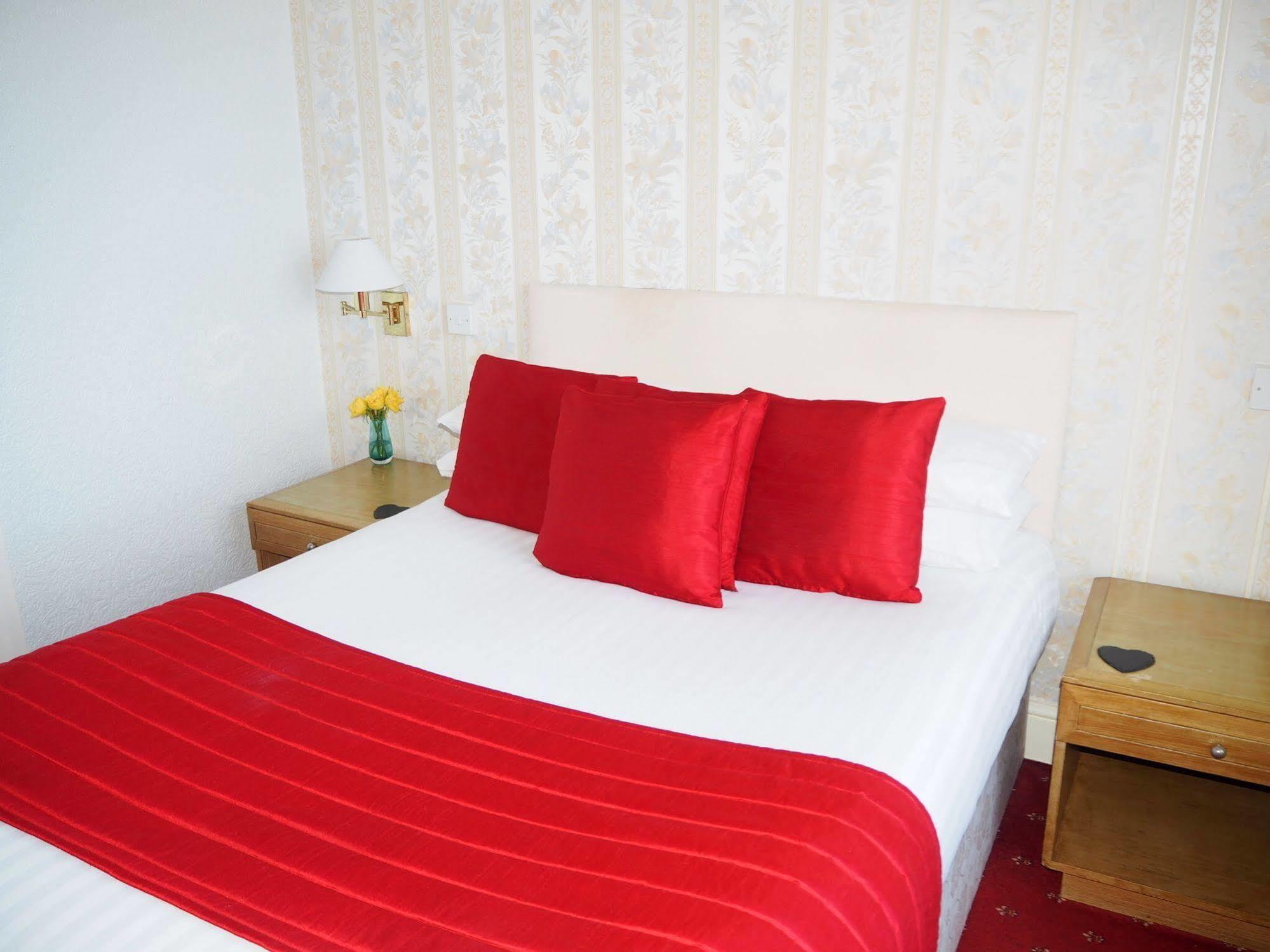 Swn Y Mor Hotel Ландъндо Екстериор снимка