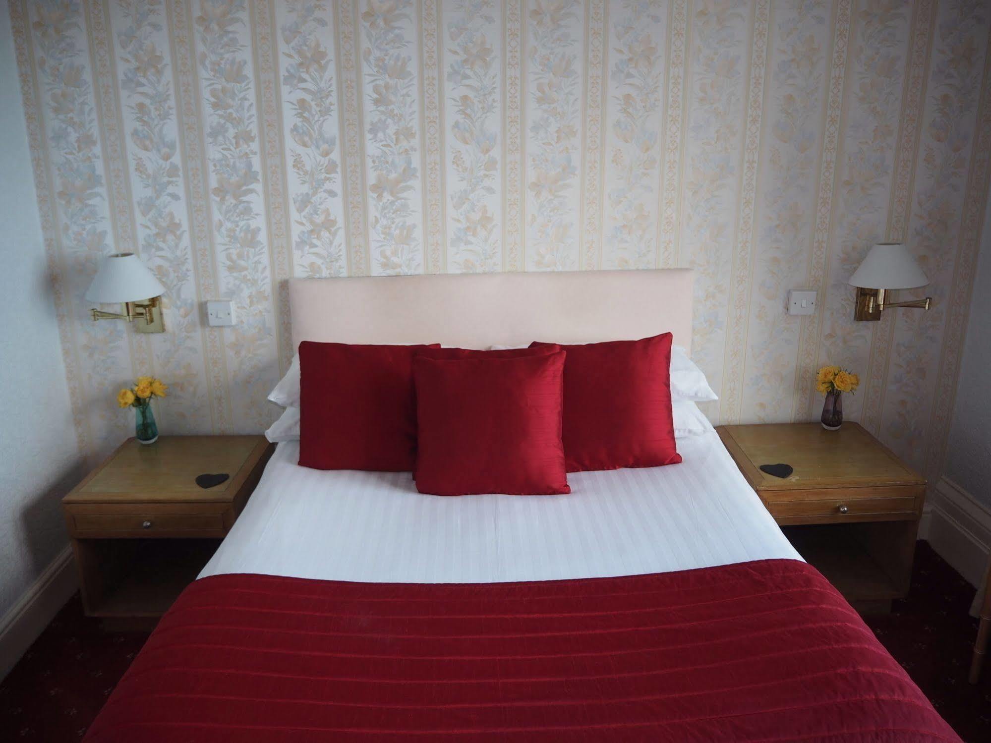 Swn Y Mor Hotel Ландъндо Екстериор снимка
