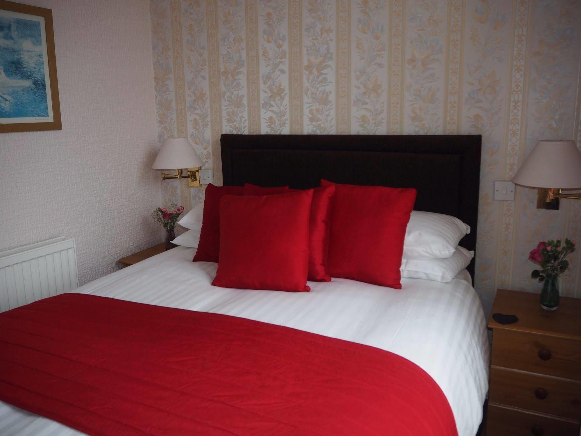 Swn Y Mor Hotel Ландъндо Екстериор снимка