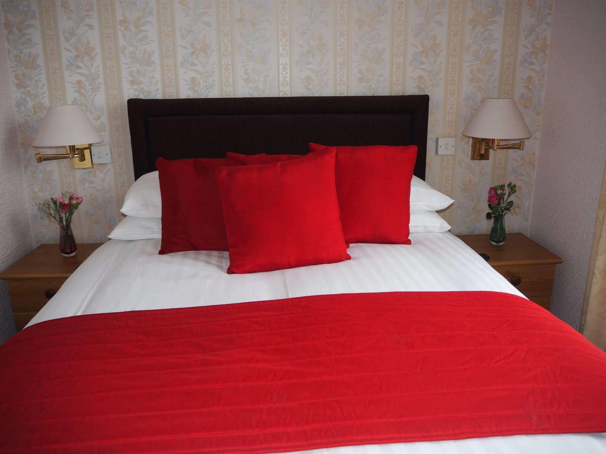 Swn Y Mor Hotel Ландъндо Екстериор снимка